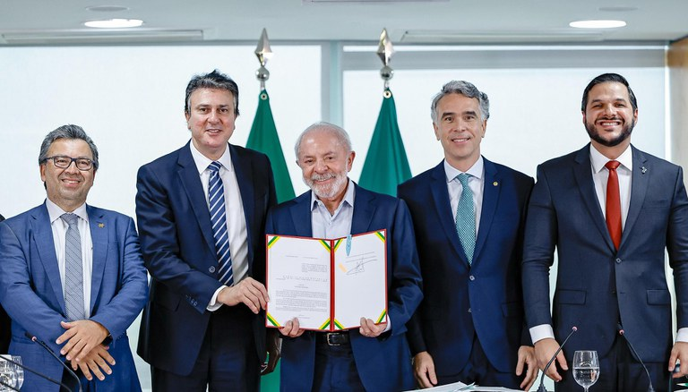 Lula sanciona lei que cria o Sistema Nacional de Educação