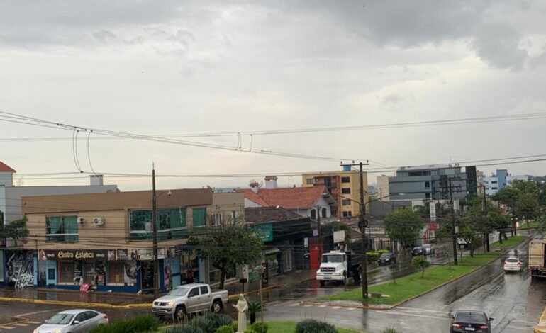 Frente fria leva chuva a todas as regiões do RS nesta segunda-feira