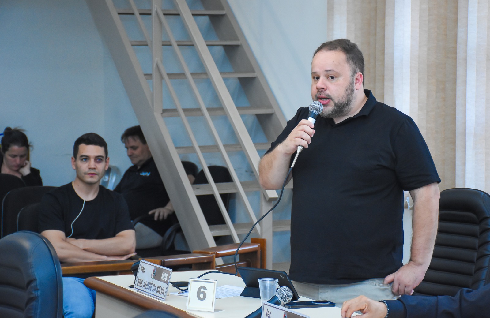 Vereador pede vista a projeto que altera idades para aposentadoria no serviço público municipal