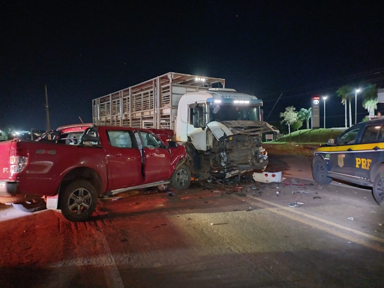 Homem morre em colisão frontal entre caminhonete e caminhão na BR-285 em Ijuí