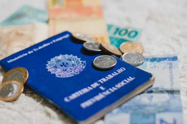 13º salário: quando cai o pagamento do benefício em 2025