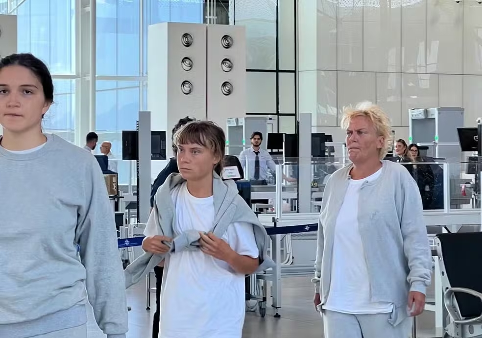Israel deporta Greta Thunberg e outros 170 ativistas de flotilha