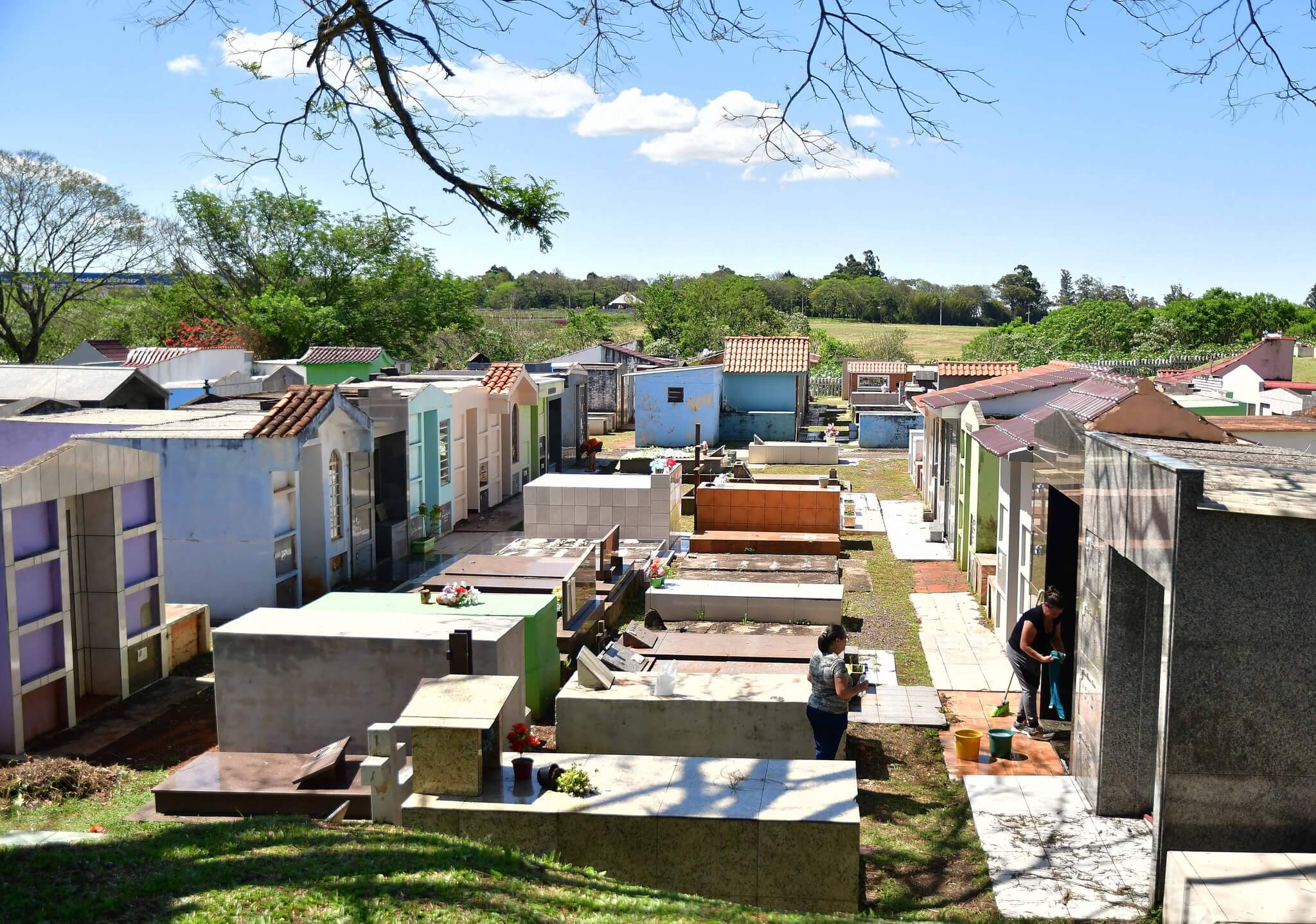 Titulares de lotes nos cemitérios municipais tem até 16 de novembro para regularizar situação