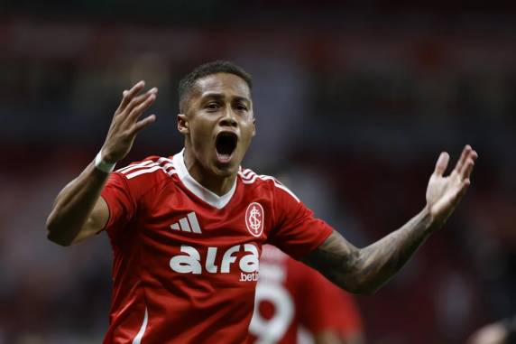 Inter cede empate ao Bahia e deixa escapar chance de se afastar da zona de rebaixamento