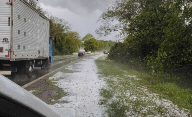 Sarandi vai decretar situação de emergência após chuva de granizo que danificou 500 casas