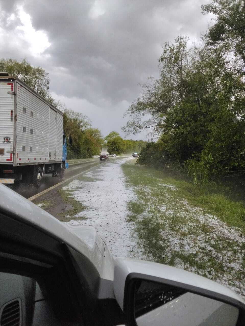 Sarandi vai decretar situação de emergência após chuva de granizo que danificou 500 casas
