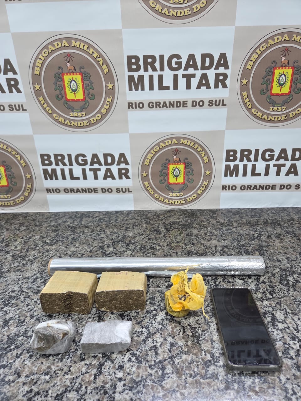 Brigada Militar prende mulher por tráfico de entorpecentes em Santo Ângelo
