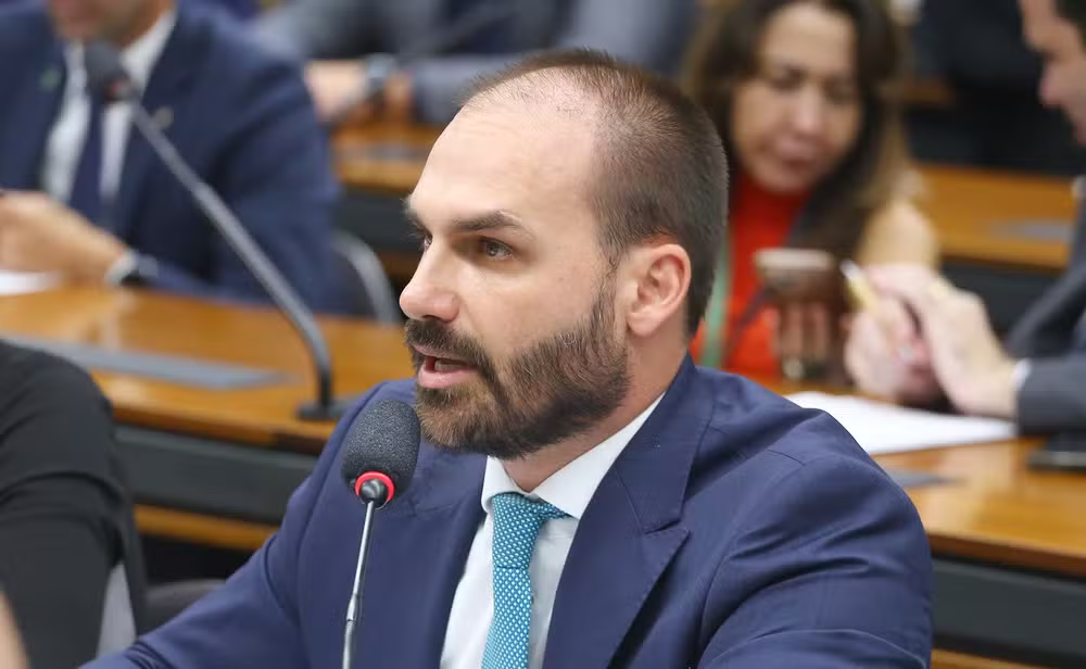 STF forma 2 a 0 para tornar Eduardo Bolsonaro réu por coação no curso do processo