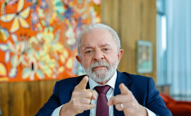 Lula sanciona lei que proíbe linguagem neutra na administração pública