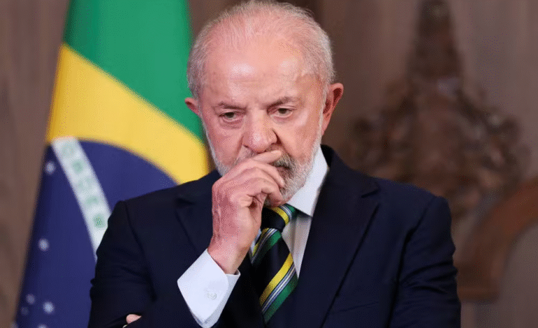 Lula pede investigação com participação da Polícia Federal e diz que operação no Rio resultou em “matança”