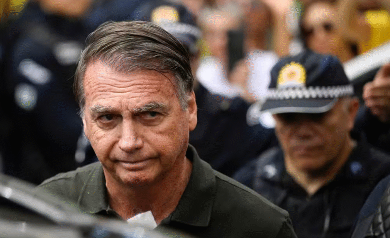 Moraes decreta cumprimento da pena de Bolsonaro