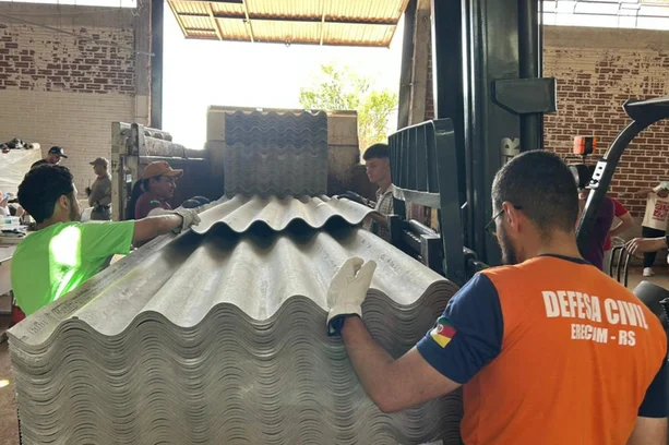 Temporal em Erechim causa alta no preço das telhas, falta de estoque e escassez de mão de obra