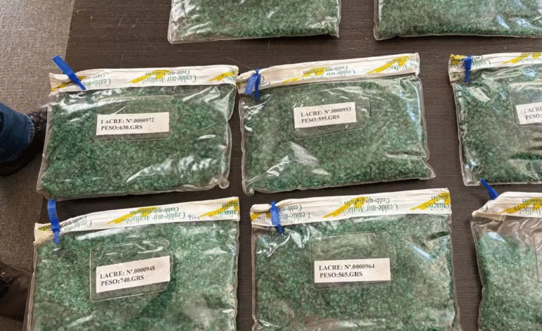 Força-tarefa apreende mais de R$ 2 milhões e esmeraldas em operação contra sonegação