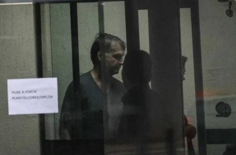 PL anuncia a suspensão de salário e atividades partidárias de Bolsonaro