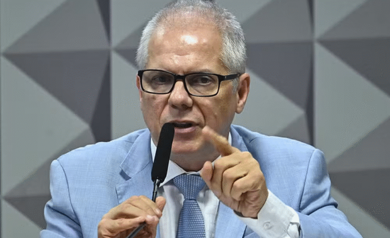 PF aponta que ex-presidente do INSS recebia até R$ 250 mil por mês em propinas de esquema de fraudes com aposentadorias