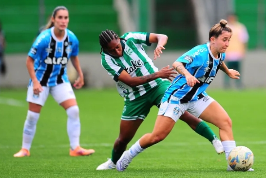 Grêmio goleia Juventude e larga em vantagem na final do Gauchão Feminino