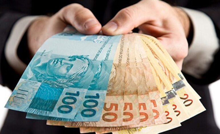 Estado antecipa 90% do 13º salário dos servidores do Executivo nesta segunda-feira