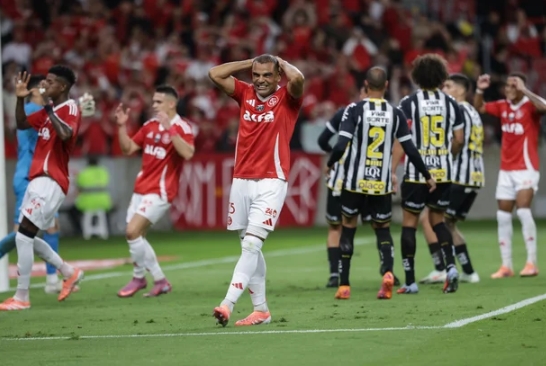 Inter desperdiça chances, cede empate ao Santos e continua ameaçado pelo Z-4