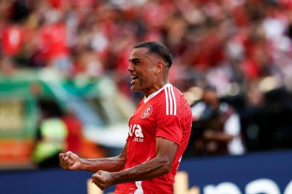 Inter vence Bragantino, resultados paralelos ajudam, e Colorado se mantém na Série A