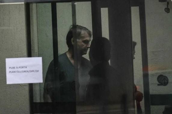 Bolsonaro pede autorização para fazer fisioterapia na prisão