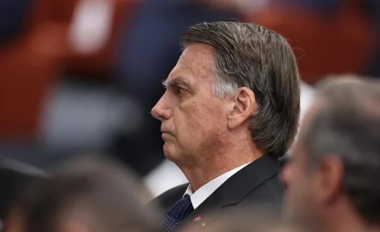 Bolsonaro alega dor de cabeça constante por barulho de gerador na PF