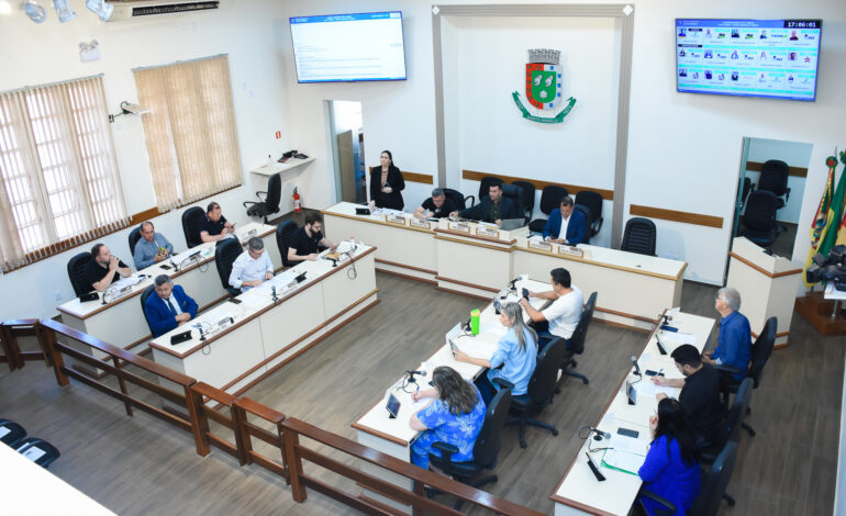 Com derrota iminente, Executivo retira projeto de reforma da previdência