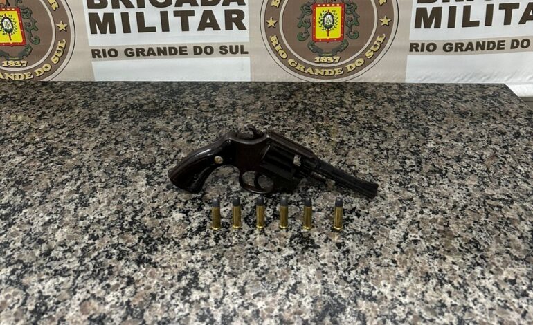 BM prende homem por porte ilegal de arma de fogo no bairro Rosenthal, em Santo Ângelo