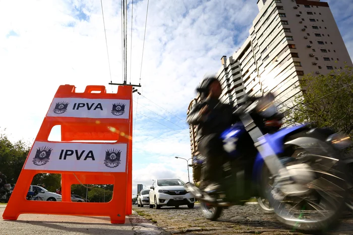 Pagamento do IPVA 2026 tem início no RS com descontos, parcelamento e alerta contra golpes