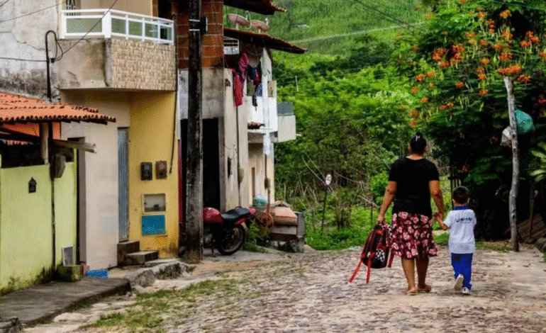 Brasil registra menores índices de pobreza desde 2012, aponta IBGE