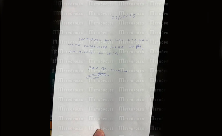 Bolsonaro cancela entrevista ao Metrópoles e defesa pede internação para cirurgia