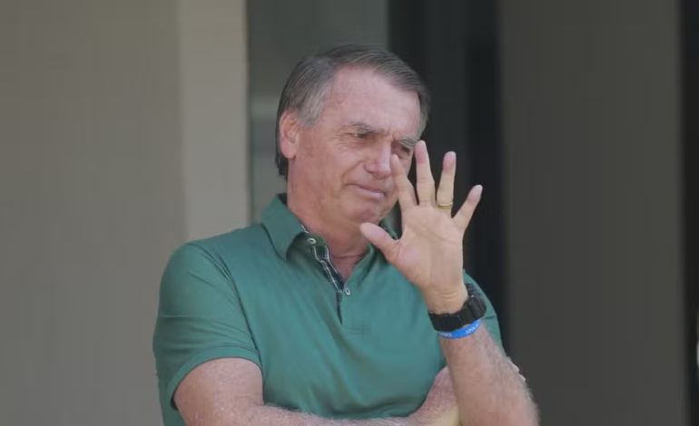 Transferência de Bolsonaro foi efetivada e ex-presidente já está na Papudinha