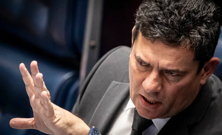PF acha prova de que Moro mandou grampear autoridades ilegalmente