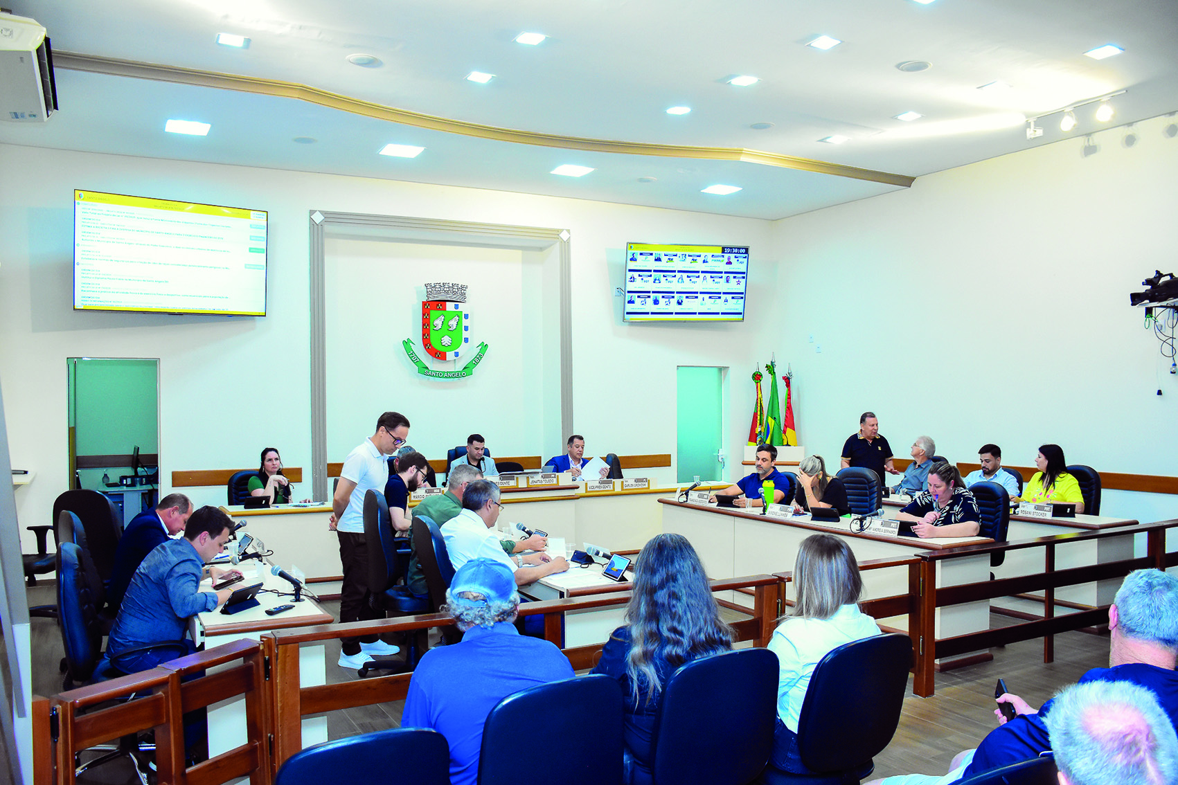 Desastroso comentário de CC implode projeto do prefeito