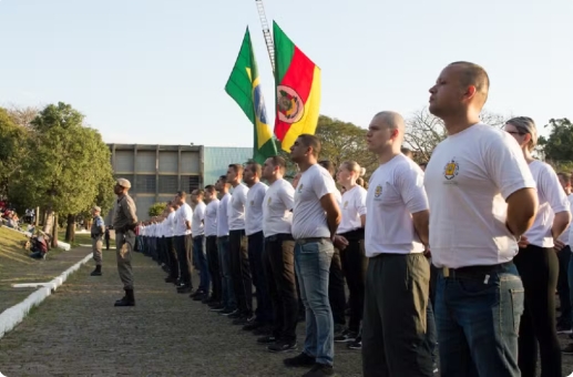 Governo anuncia convocação de 1,2 mil novos soldados no RS