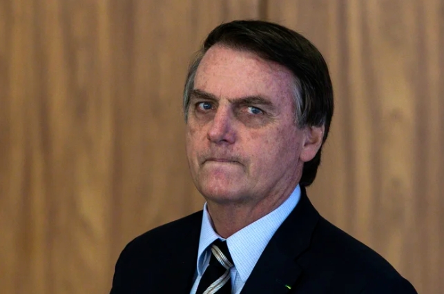 Jair Bolsonaro passa por cirurgia para correção de hérnia inguinal