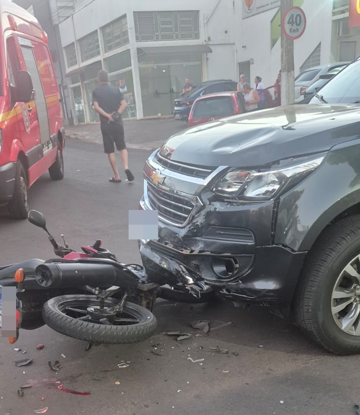 Motociclista tem parte da perna amputada em grave acidente em Ijuí