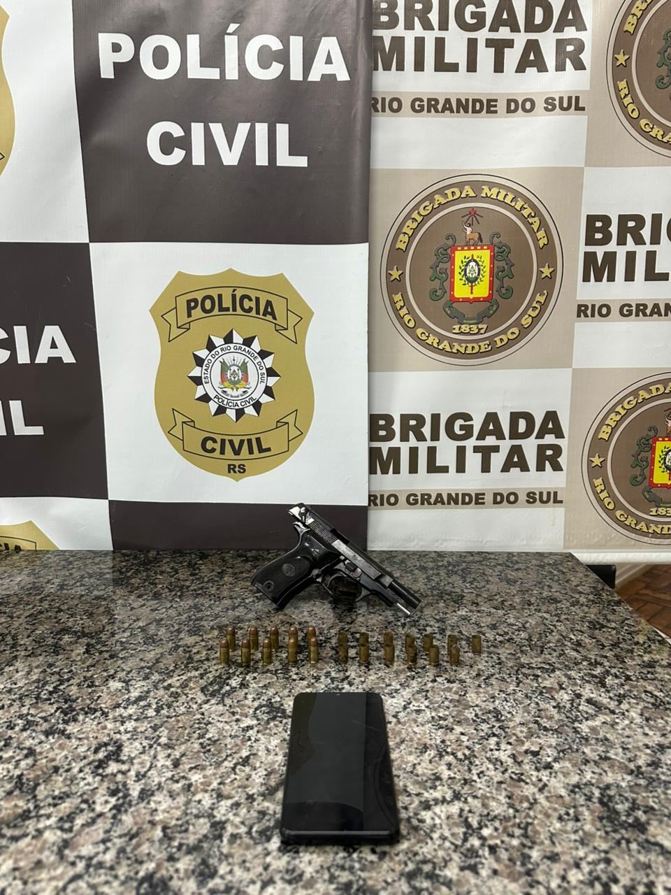 Homem é preso por posse de arma de fogo em ação conjunta da BM e Polícia Civil em Santo Ângelo
