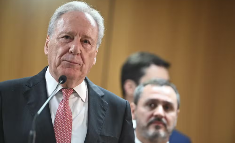 Ricardo Lewandowski entrega carta de demissão e deixa o Ministério da Justiça