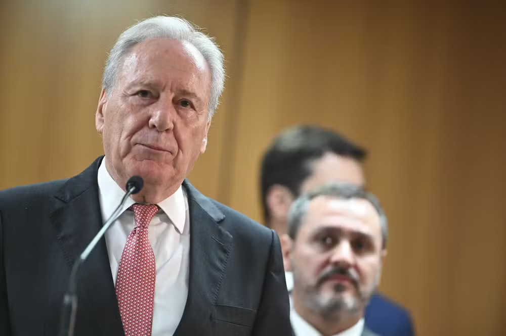 Ricardo Lewandowski entrega carta de demissão e deixa o Ministério da Justiça