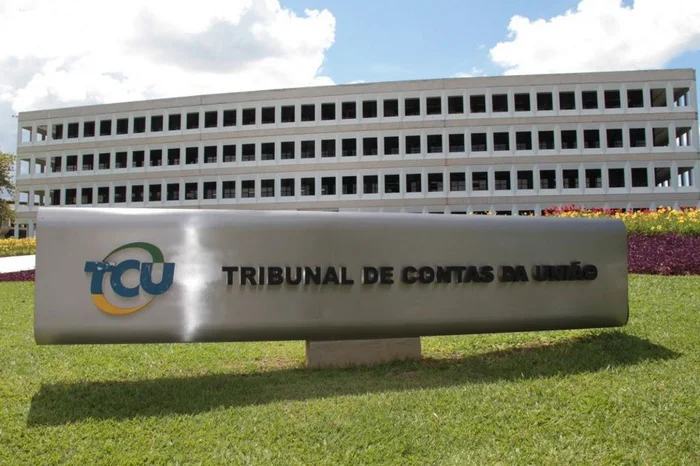 Após polêmica do Master, ministro do TCU suspende inspeção no Banco Central e leva caso a plenário
