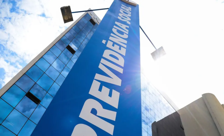 Com reajuste de 3,9%, teto do INSS passa para R$ 8.475