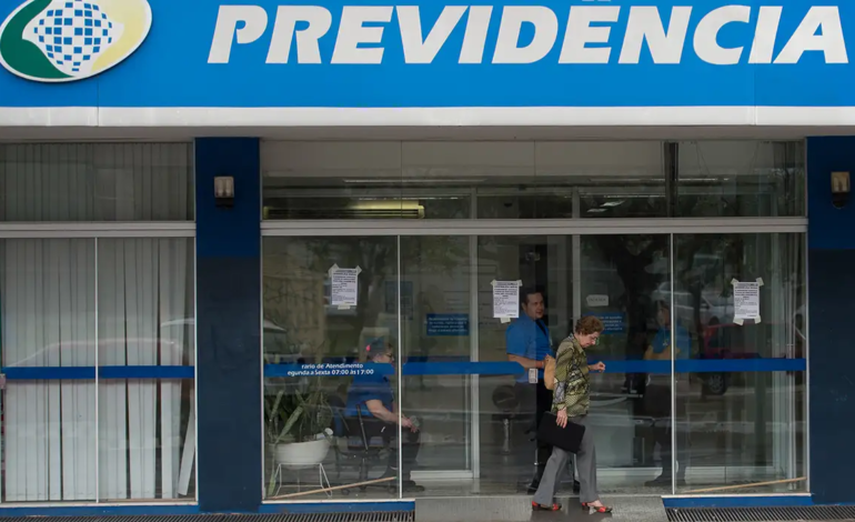 Agências do INSS abrem para atendimento extra no fim de semana e fecham para manutenção na próxima semana