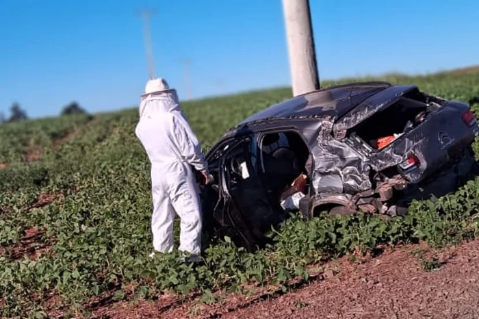 Enxame de abelhas provoca capotamento e deixa mulher internada no noroeste do RS