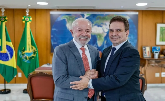 Lula anuncia Wellington Lima e Silva, advogado da Petrobras, como ministro da Justiça