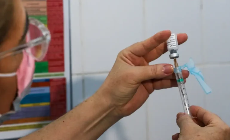 Vacina contra a dengue está disponível para adolescentes de 10 a 14 anos em Santo Ângelo