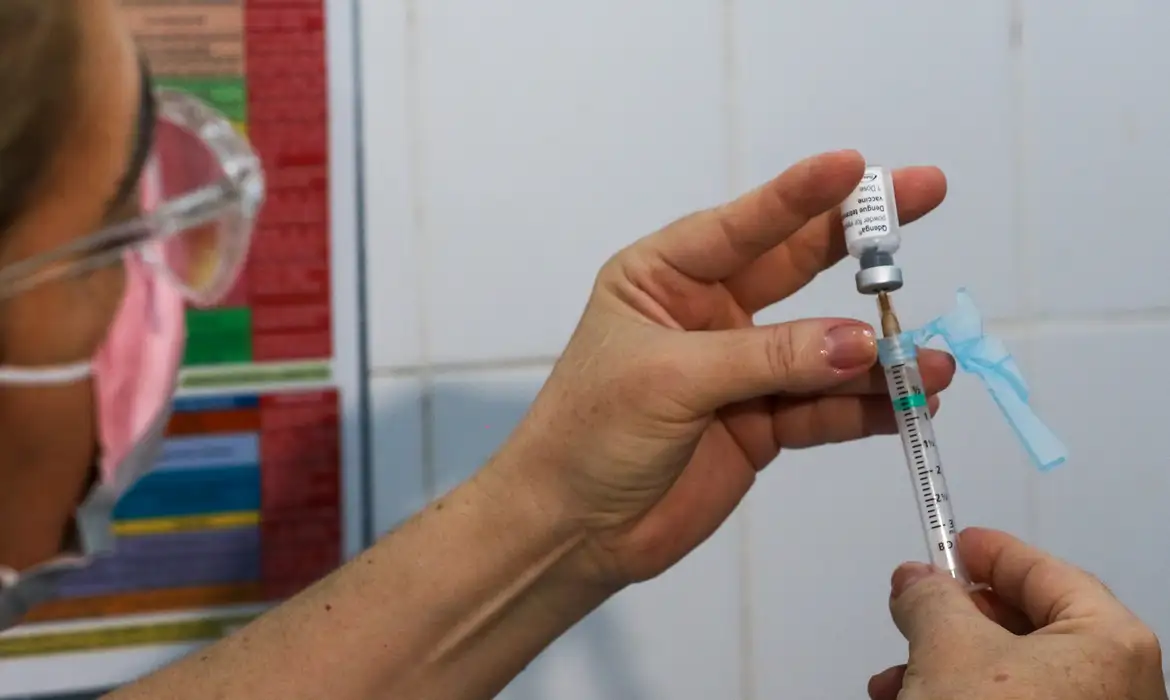 Vacina contra a dengue está disponível para adolescentes de 10 a 14 anos em Santo Ângelo