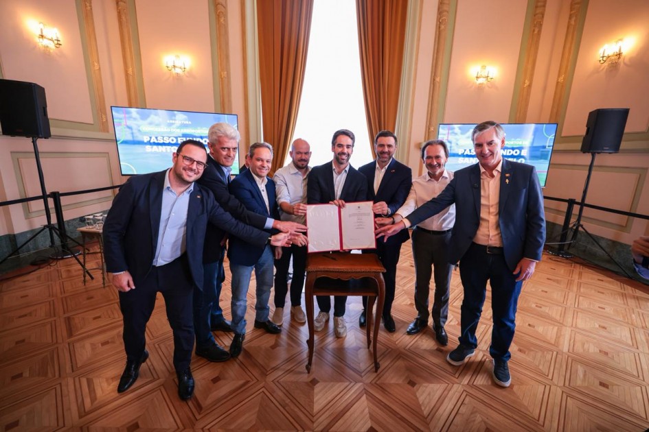 Governador Eduardo Leite firma contrato com nova administradora para modernizar aeroportos de Passo Fundo e Santo Ângelo