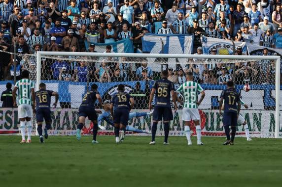 Grêmio vence o Juventude nos pênaltis e avança à final do Gauchão para enfrentar o Inter