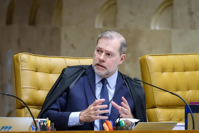 PF encontra menções a Toffoli no celular de Vorcaro e pede suspeição do ministro