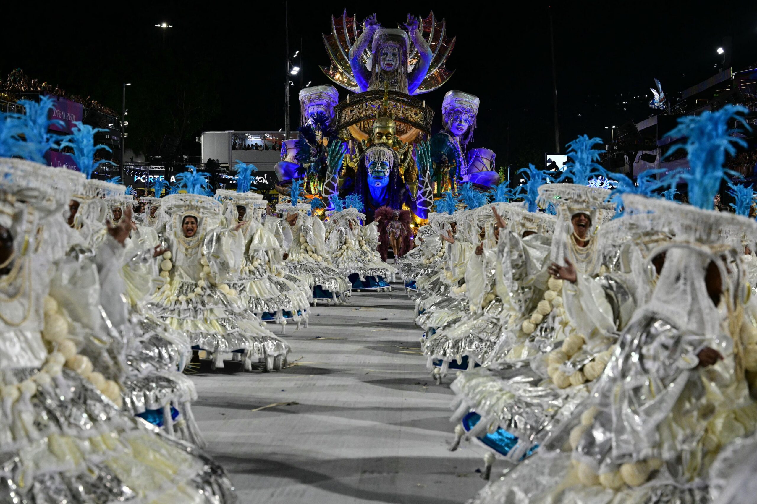Portela celebra a negritude gaúcha na Sapucaí